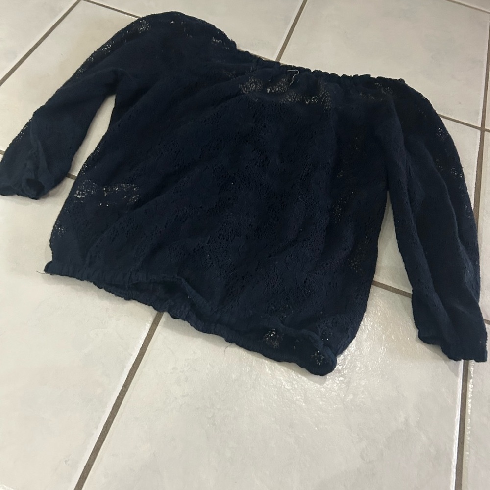 Hollister 3/4 sleeve top in navy - Picture 4 of 7